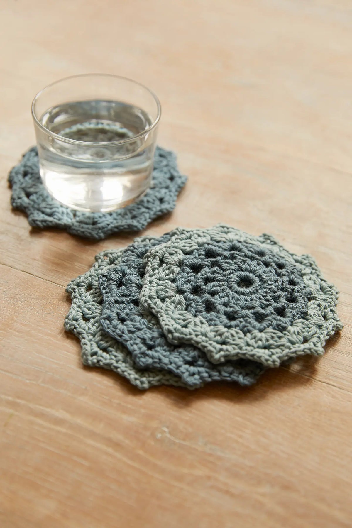 Kit crochet dessous de verre façon Mandala DMC