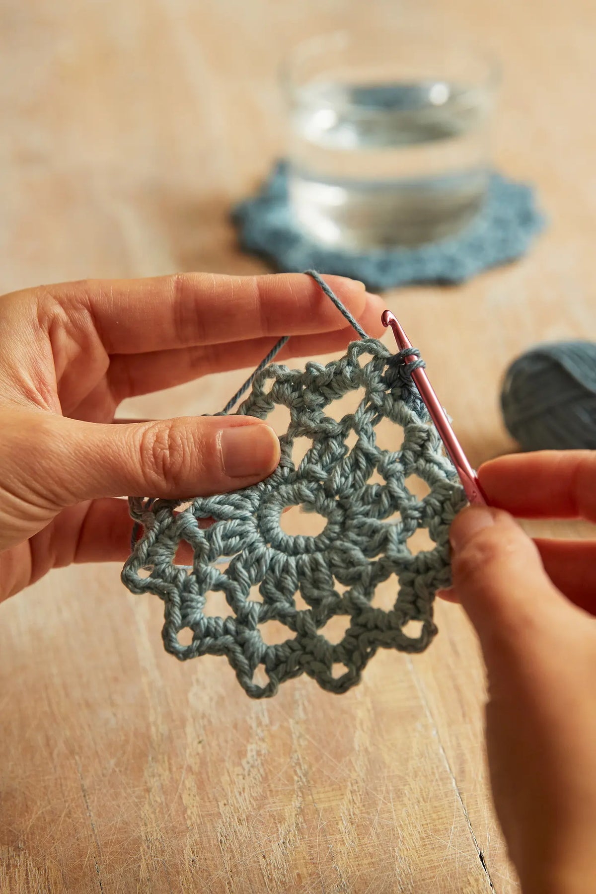 Kit crochet dessous de verre façon Mandala DMC
