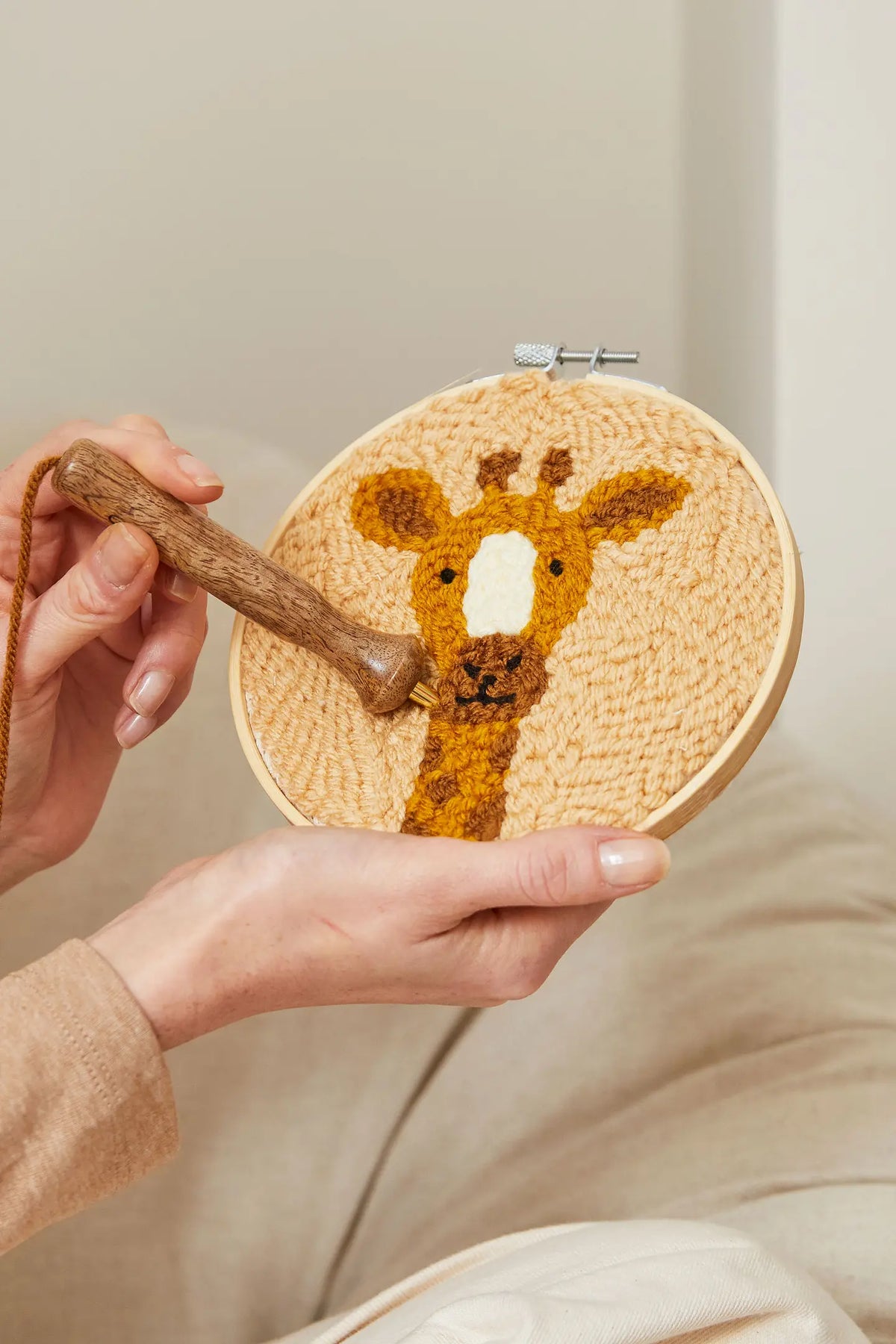 Kit Punch needle Georgette la girafe DMC
