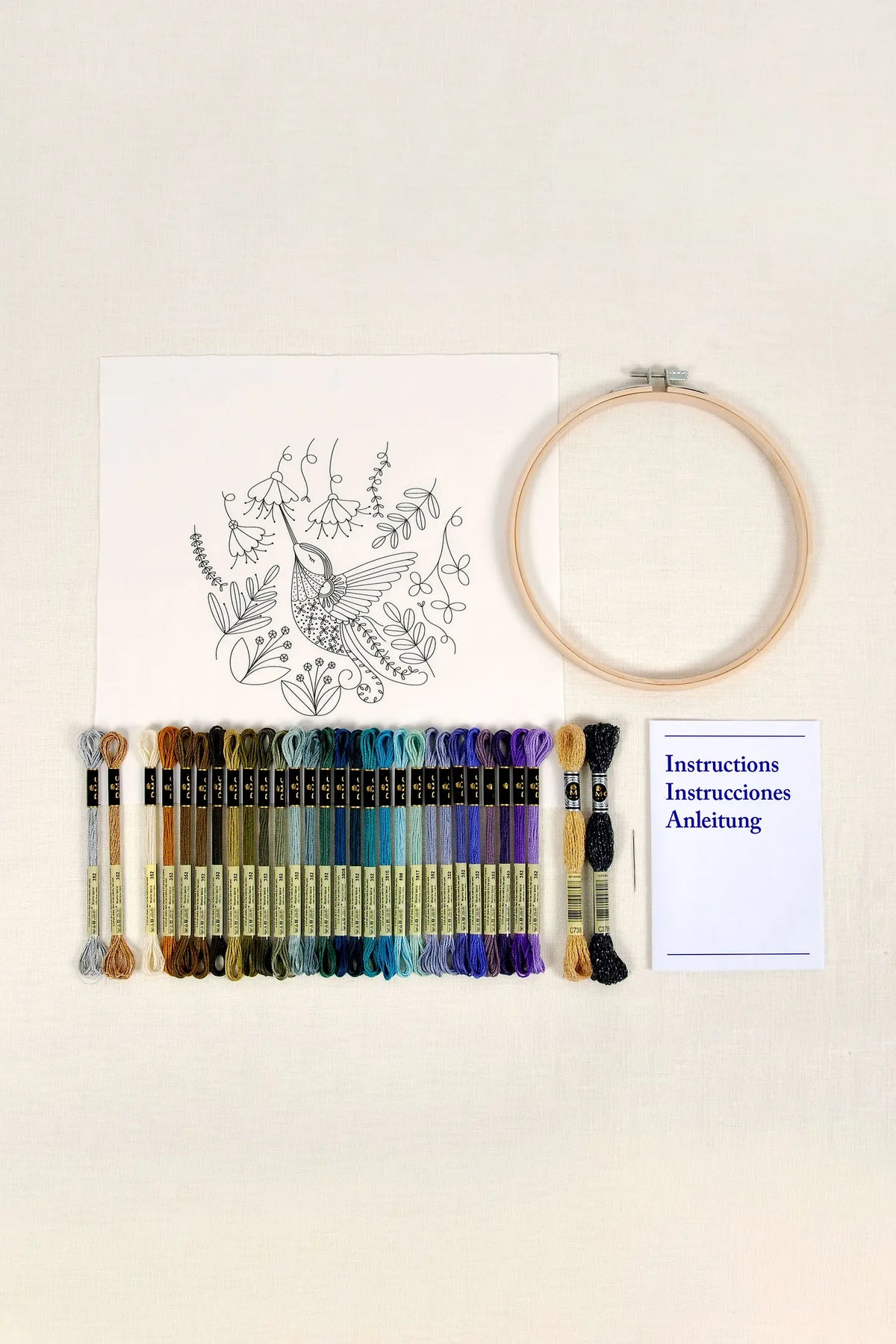 Kit de broderie Colibri par Un chat dans l'aiguille, niveau avancé DMC