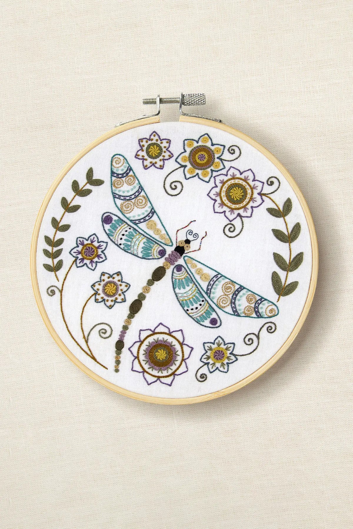 Kit de broderie Libellule par Un chat dans l'aiguille, niveau avancé DMC