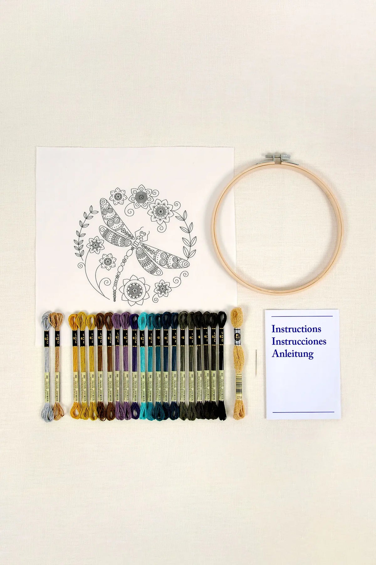 Kit de broderie Libellule par Un chat dans l'aiguille, niveau avancé DMC