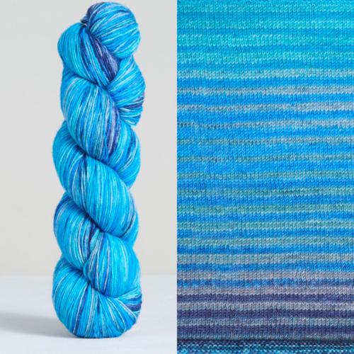 Uneek fingering 100% Merinos Echeveau de 100g URTH YARNS