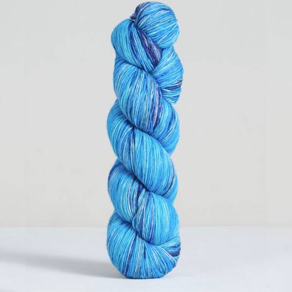Uneek fingering 100% Merinos Echeveau de 100g URTH YARNS