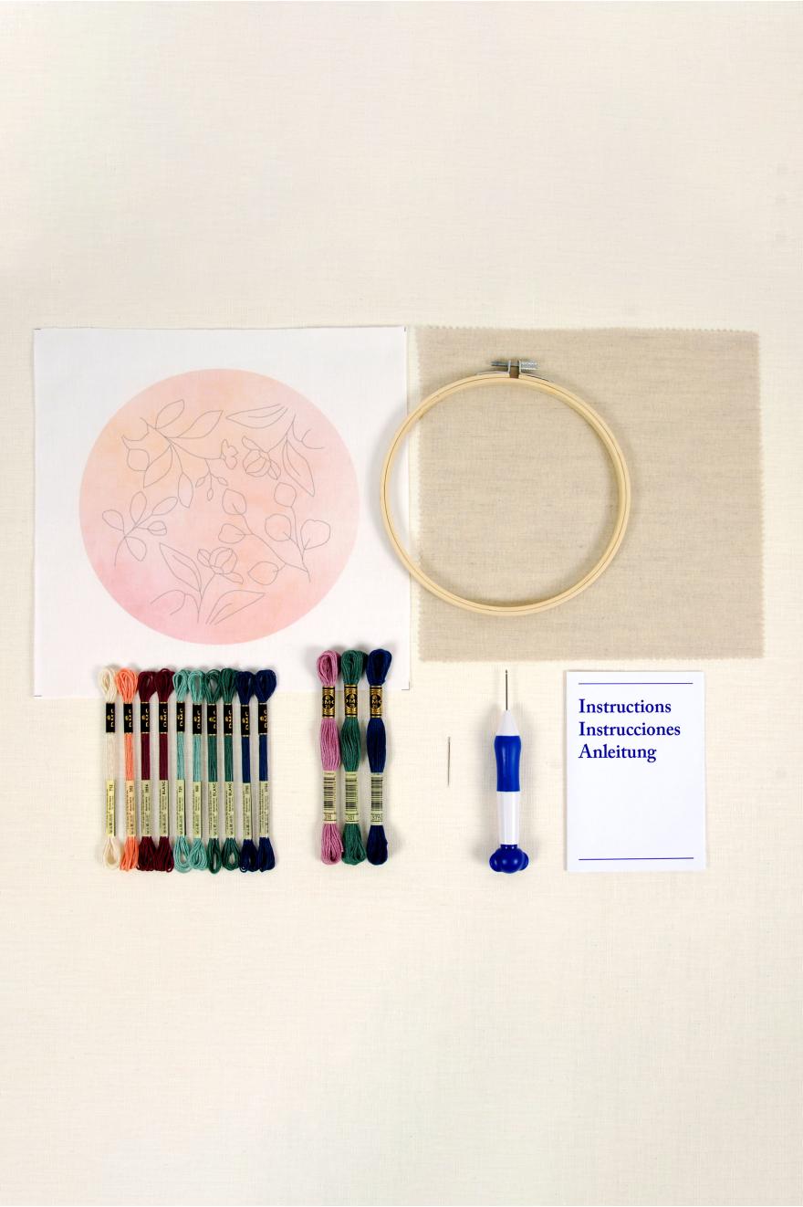 Kit Punch needle Fleurs tropicales de Nathalie Weinzaepflen DMC